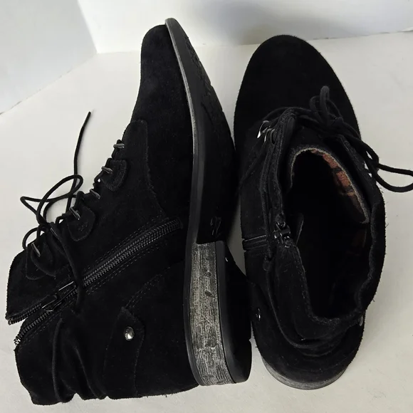 Earth Black Lace-Up Suede Leather Boots - Picture 8 of 14